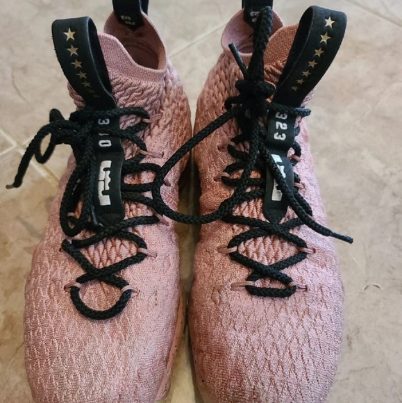 LebronHollywood Xv sneaker size 5.5 y